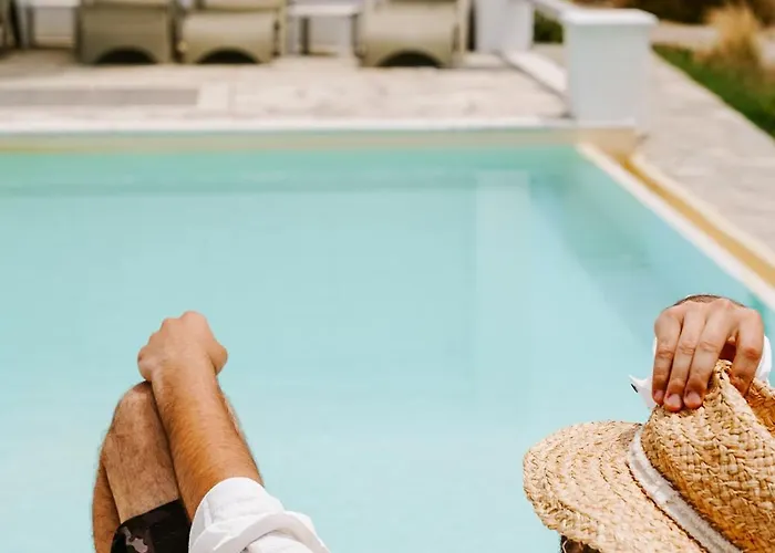 Hébergement de vacances Maison Simone With Private Heated Infinity Pool & Spectacular Sea View *