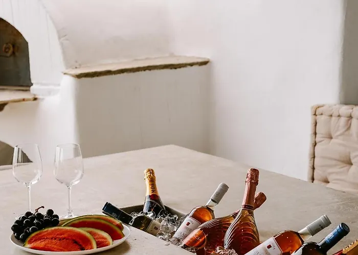 Hébergement de vacances Maison Simone With Private Heated Infinity Pool & Spectacular Sea View *